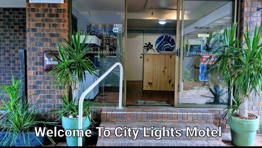 City Lights Motel Твид-Хедс Экстерьер фото